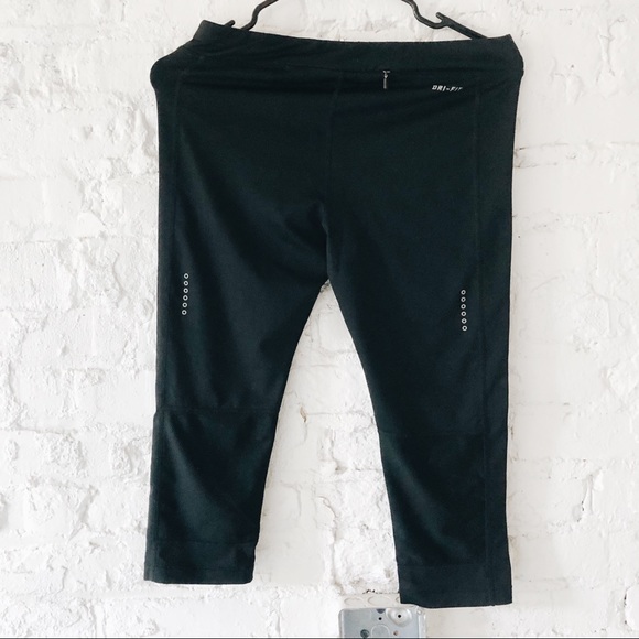 Nike Capri length tights / joggers - Picture 5 of 5